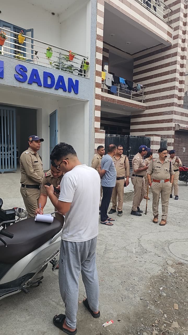 पटेलनगर पुलिस ने बाहरी व्यक्तियों व अपराधियो के खिलाफ चलाया सत्यापन अभियान, 45 भवन स्वामियों के काटा चालान
