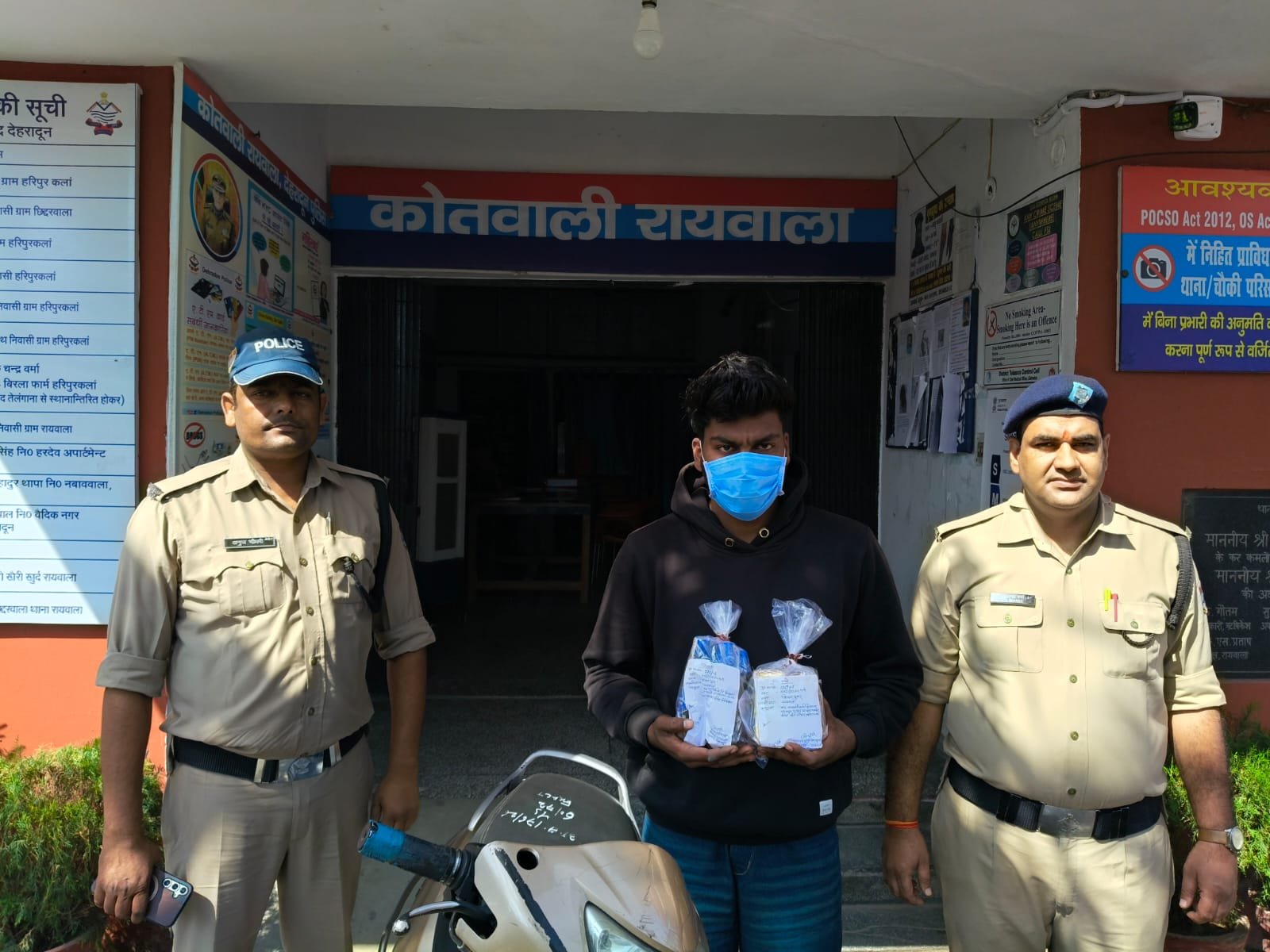 दोपहिया से देशी व अंग्रेजी शराब तस्करी करता 1 तस्कर गिरफ्तार