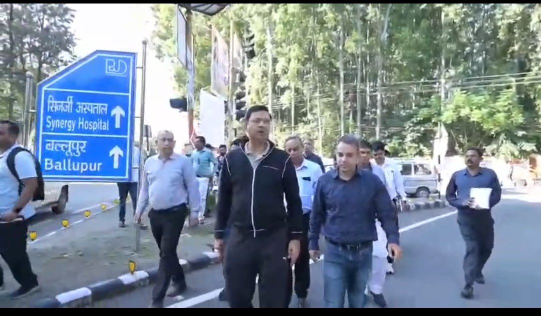18 अक्टूबर तक गड्ढामुक्त होंगी प्रदेश की सड़कें, सचिव ने सुबह 6 बजे किया निरीक्षण