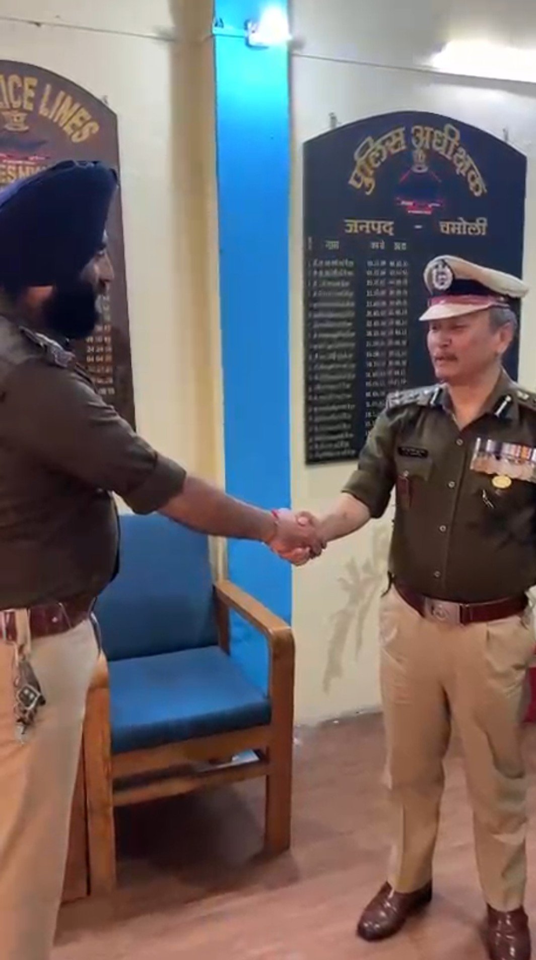 खाकी सिर्फ कर्तव्य नहीं, परिवार भी है… मुश्किल घड़ी में घायल जवानों के साथ खड़ा पुलिस विभाग