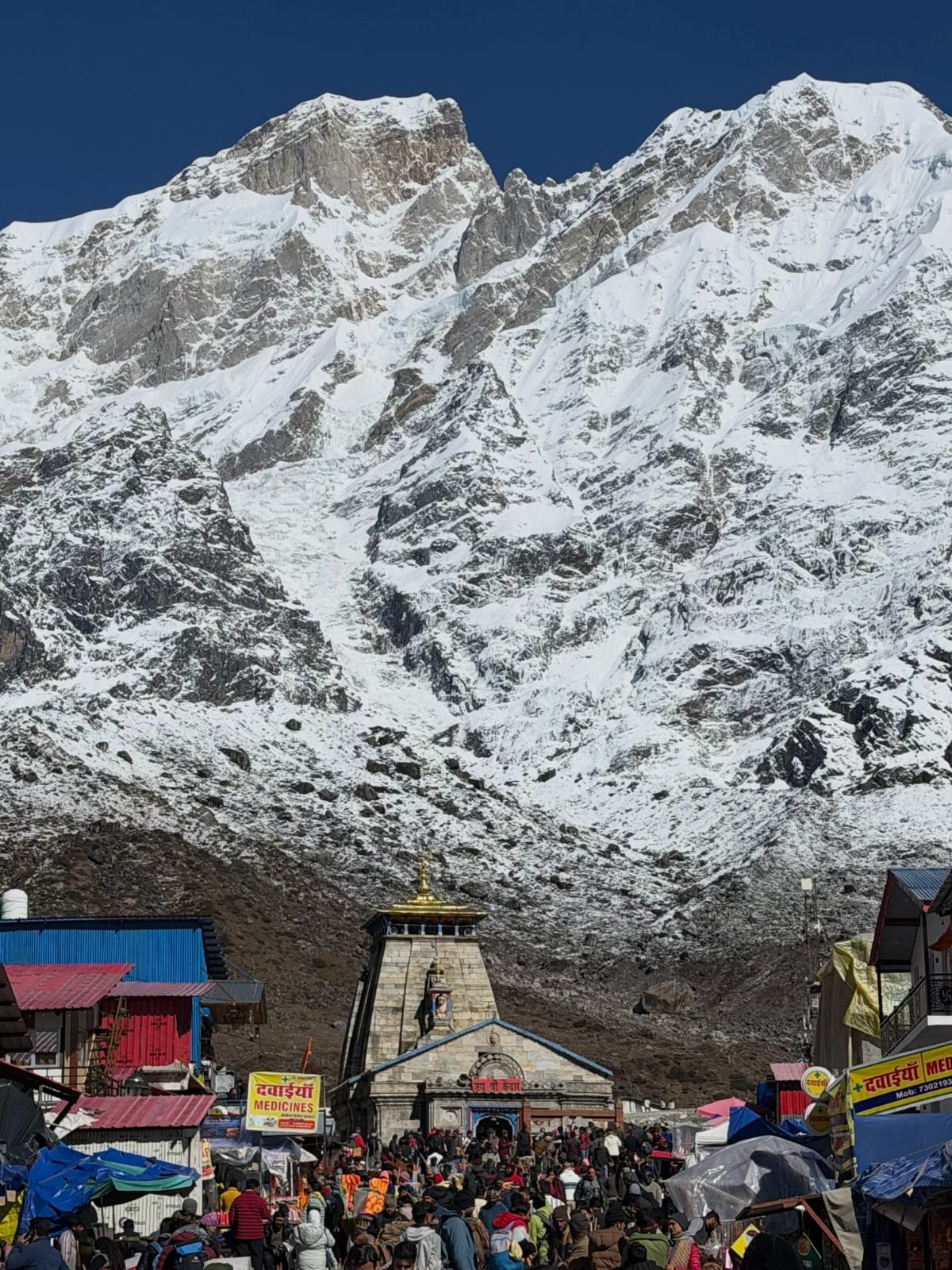 2 दिन की बर्फबारी के बाद केदारनाथ में मौसम खुला,भारी संख्या में पहुँचे श्रद्धालु