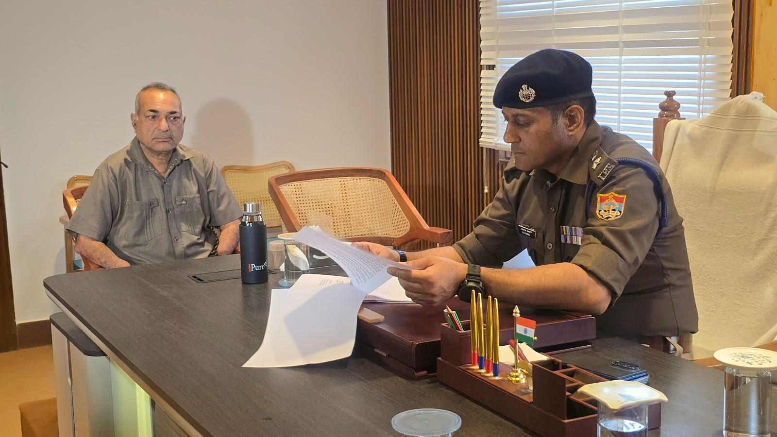 पमहिला ने 65 वर्षीय दिव्यांग से हड़पा उसका मकान, बुजुर्ग ने कप्तान प्रमेन्द्र से लगाई मदद की गुहार