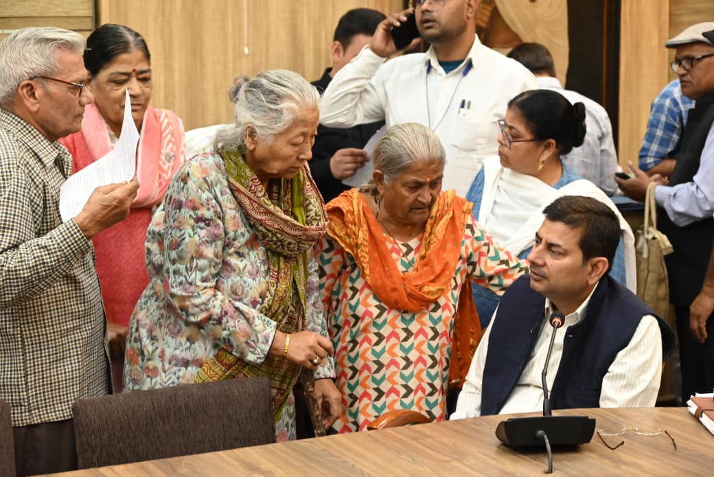 एडीएम ने सुनी 134 फरियादियों की पीड़ा, बुजुर्गों को मौके पर ही दिलवाया न्याय